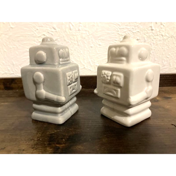 Retro Gray & White Ceramic Robot Figurines - Robot Couple - Picture 5 of 7